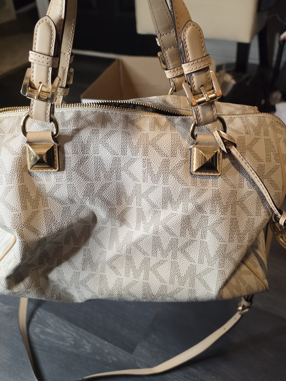 Michael Kors White Patterned Shoulder Bag with Gold Accent